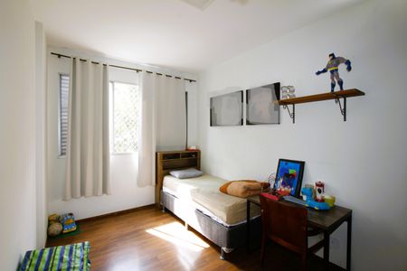 Apartamento à venda com 200m², 4 quartos e 3 vagasQuarto 2