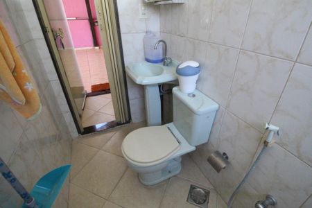 Casa de condomínio para alugar com 242m², 4 quartos e 1 vagaBanheiro da suíte 3