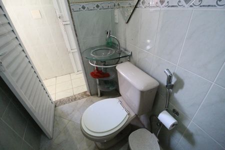 Casa de condomínio para alugar com 242m², 4 quartos e 1 vagaBanheiro da suíte 2