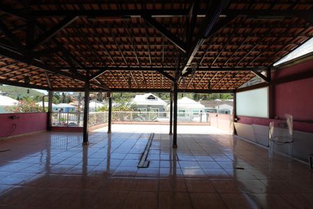 Casa de condomínio para alugar com 242m², 4 quartos e 1 vagaTerraço