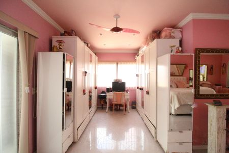 Casa de condomínio para alugar com 242m², 4 quartos e 1 vagaSuíte 1 - Closet