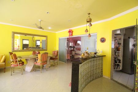 Casa de condomínio para alugar com 242m², 4 quartos e 1 vagaSala