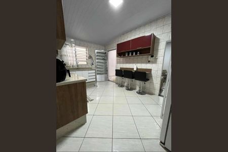 Foto 15 de casa à venda com 3 quartos, 212m² em Km 18, Osasco