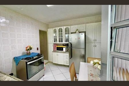 Foto 03 de casa à venda com 3 quartos, 125m² em Vila Yolanda, Osasco