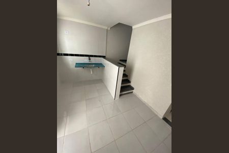 Foto 06 de casa à venda com 2 quartos, 88m² em Cidade São Francisco, São Paulo