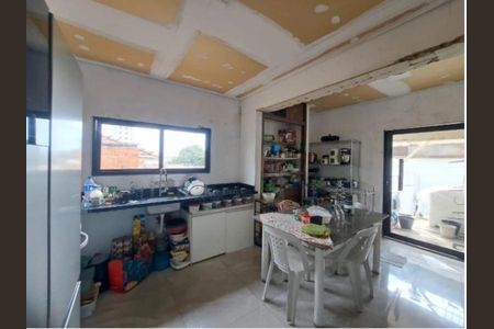 Foto 07 de casa à venda com 4 quartos, 130m² em Km 18, Osasco