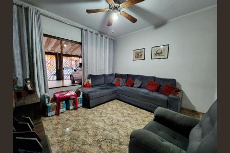 Casa à venda com 260m², 4 quartos e 6 vagas Casa à venda com 260m², 4 quartos e 6 vagasFoto 09