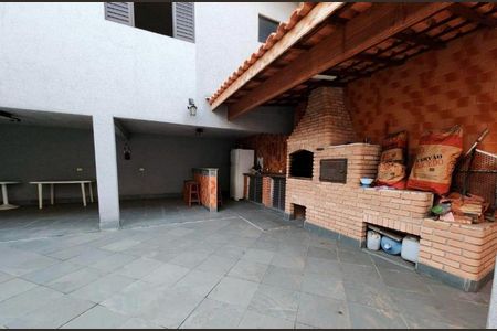 Casa à venda com 260m², 4 quartos e 6 vagas Casa à venda com 260m², 4 quartos e 6 vagasFoto 01