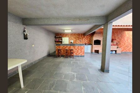 Casa à venda com 260m², 4 quartos e 6 vagas Casa à venda com 260m², 4 quartos e 6 vagasFoto 30