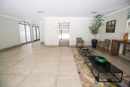 Apartamento à venda com 83m², 2 quartos e 2 vagasHall social