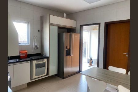 Casa de condomínio à venda com 360m², 4 quartos e 4 vagasFoto 06