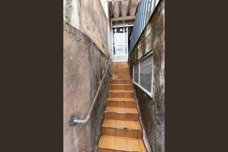 Casa para alugar com 150m², 3 quartos e 2 vagas Casa para alugar com 150m², 3 quartos e 2 vagasEscada