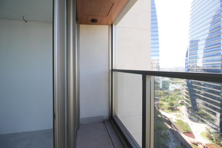 Varanda de apartamento à venda com 2 quartos, 73m² em Vila Olímpia, São Paulo