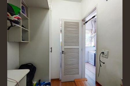 Apartamento à venda com 71m², 2 quartos e 1 vaga Apartamento à venda com 71m², 2 quartos e 1 vagaQuarto de Serviço