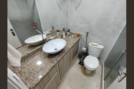 Apartamento à venda com 71m², 2 quartos e 1 vaga Apartamento à venda com 71m², 2 quartos e 1 vagaBanheiro Corredor