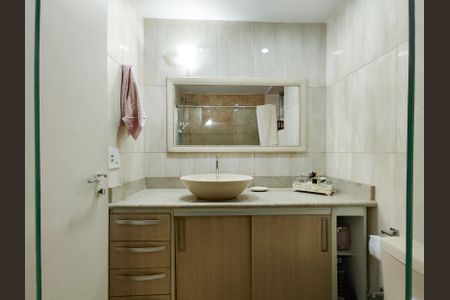 Apartamento à venda com 71m², 2 quartos e 1 vaga Apartamento à venda com 71m², 2 quartos e 1 vagaBanheiro da Suíte