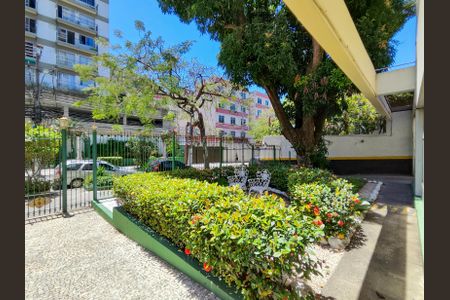 Apartamento à venda com 71m², 2 quartos e 1 vaga Apartamento à venda com 71m², 2 quartos e 1 vagaFachada e portaria