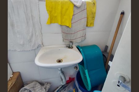 Apartamento à venda com 71m², 2 quartos e 1 vaga Apartamento à venda com 71m², 2 quartos e 1 vagaBanheiro de serviço