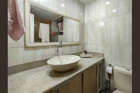 Apartamento à venda com 71m², 2 quartos e 1 vaga Apartamento à venda com 71m², 2 quartos e 1 vagaBanheiro da Suíte