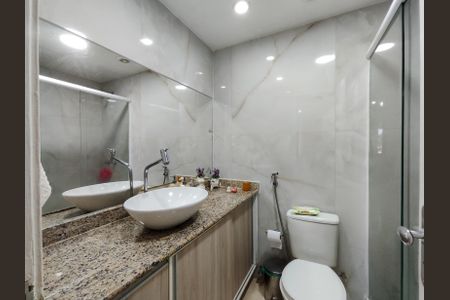 Apartamento à venda com 71m², 2 quartos e 1 vaga Apartamento à venda com 71m², 2 quartos e 1 vagaBanheiro Corredor