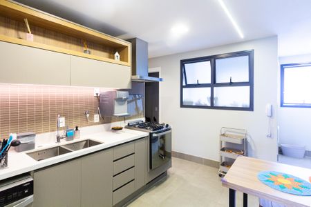 Cozinha de apartamento à venda com 3 quartos, 154m² em Moema, São Paulo