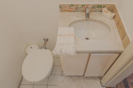 Casa à venda com 270m², 4 quartos e sem vagaLavabo