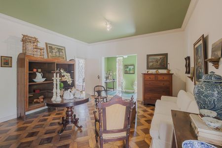 Casa à venda com 270m², 4 quartos e sem vagaSala