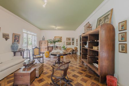 Sala de casa à venda com 4 quartos, 270m² em Alto de Pinheiros, São Paulo