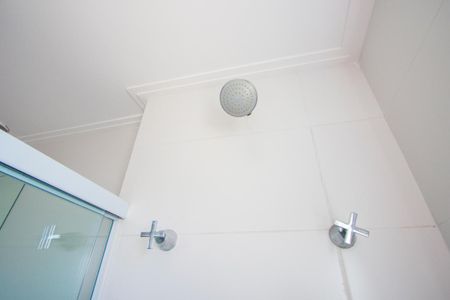 Apartamento à venda com 64m², 2 quartos e 2 vagasBanheiro do quarto 1