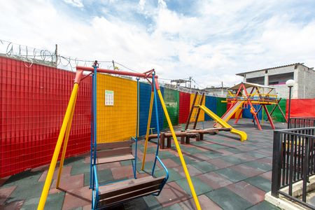 Apartamento para alugar com 45m², 2 quartos e 1 vaga Apartamento para alugar com 45m², 2 quartos e 1 vagaÁrea comum - Playground