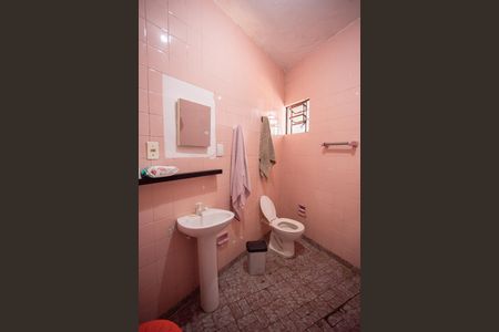 Casa à venda com 157m², 3 quartos e sem vaga Casa à venda com 157m², 3 quartos e sem vagaBANHEIRO