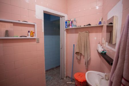 Casa à venda com 157m², 3 quartos e sem vaga Casa à venda com 157m², 3 quartos e sem vagaBANHEIRO