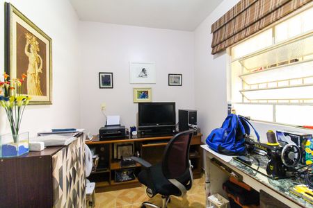 Casa à venda com 250m², 2 quartos e 1 vagaQuarto de Serviço