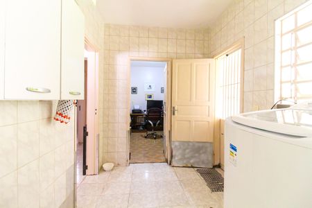 Casa à venda com 250m², 2 quartos e 1 vagaÁrea de Serviço