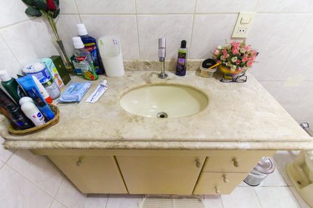 Casa à venda com 250m², 2 quartos e 1 vagaBanheiro