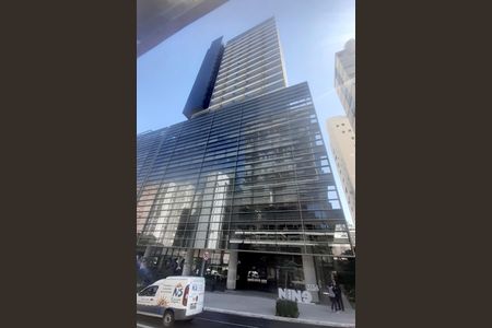 Apartamento à venda com 32m², 1 quarto e 1 vaga Apartamento à venda com 32m², 1 quarto e 1 vagaFachada