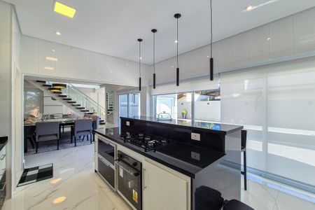 Casa de condomínio à venda com 464m², 4 quartos e 6 vagasCozinha