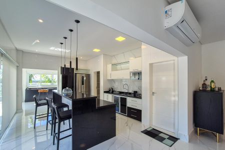 Casa de condomínio à venda com 464m², 4 quartos e 6 vagasCozinha