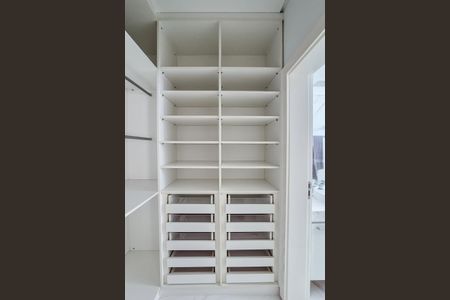 Casa de condomínio à venda com 464m², 4 quartos e 6 vagasSuíte 2