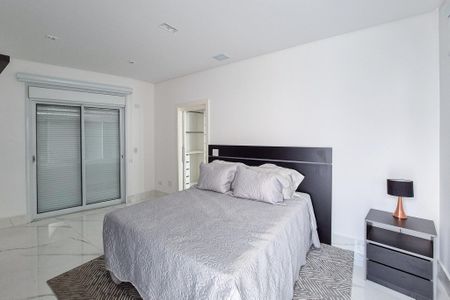 Casa de condomínio à venda com 464m², 4 quartos e 6 vagasSuíte 2