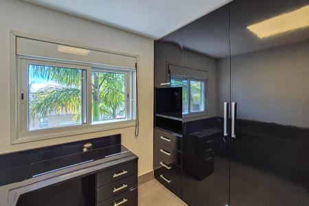 Casa de condomínio à venda com 464m², 4 quartos e 6 vagasEscritório