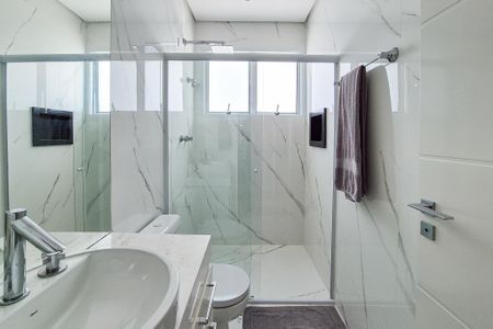 Casa de condomínio à venda com 464m², 4 quartos e 6 vagasBanheiro da Suíte 2