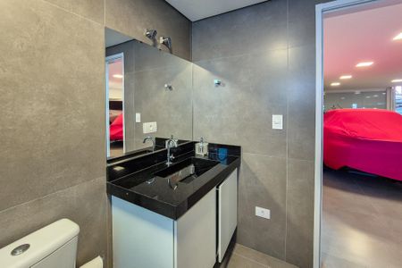 Casa de condomínio à venda com 464m², 4 quartos e 6 vagasBanheiro de serviço
