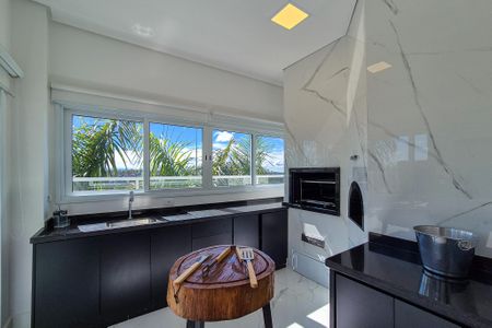 Casa de condomínio à venda com 464m², 4 quartos e 6 vagasChurrasqueira