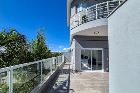 Casa de condomínio à venda com 464m², 4 quartos e 6 vagasPiscina