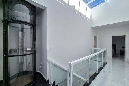 Casa de condomínio à venda com 464m², 4 quartos e 6 vagasCorredor