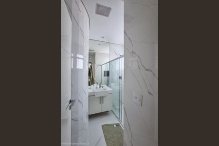 Casa de condomínio à venda com 464m², 4 quartos e 6 vagasBanheiro da Suíte 1