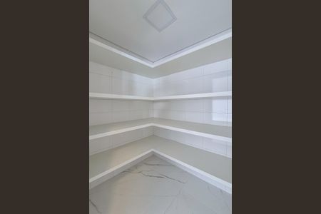 Casa de condomínio à venda com 464m², 4 quartos e 6 vagasCozinha - dispensa