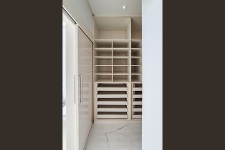 Casa de condomínio à venda com 464m², 4 quartos e 6 vagasSuíte 4