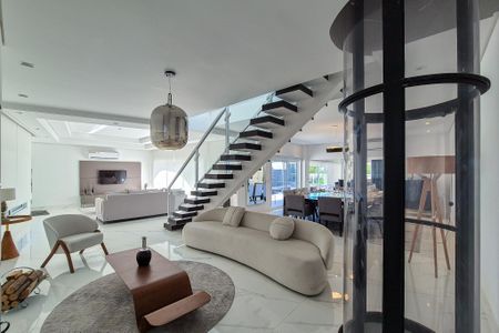 Casa de condomínio à venda com 464m², 4 quartos e 6 vagasSala 2